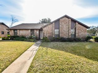 2851 Pepper Wood Dr, Sugar Land, TX 77479