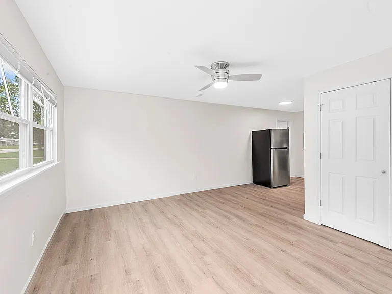 1417 Plaza Pl — Photo 4
