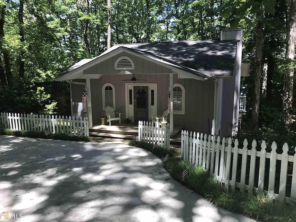 1st image of 294 Lakeshore Dr