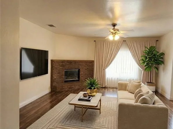 9909 Mona Lisa Ln, Bakersfield, CA 93312