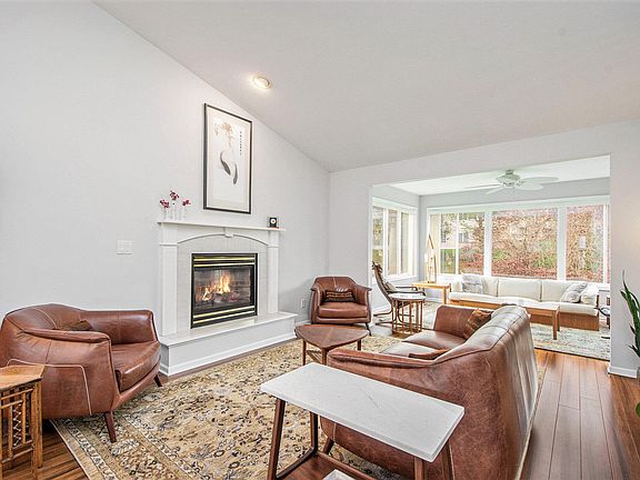 4th image of 2325 Whimbrel Ct NE #36