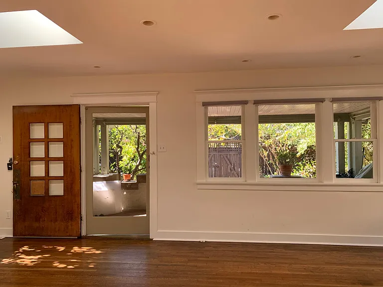 1122 Manzanita St — Photo 10