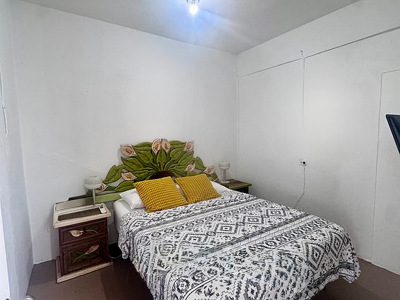 4th image of 262 Calle Roman
