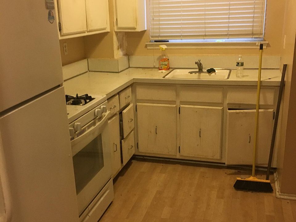 2nd image of 34 Plank Rd