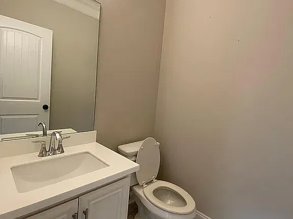 3 bed, 3.5 bath, 2388 sqft, $2,500 — Photo 4