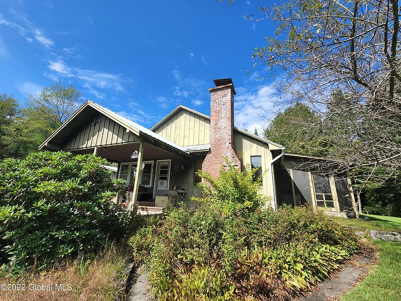 3rd image of 123 Pine Street