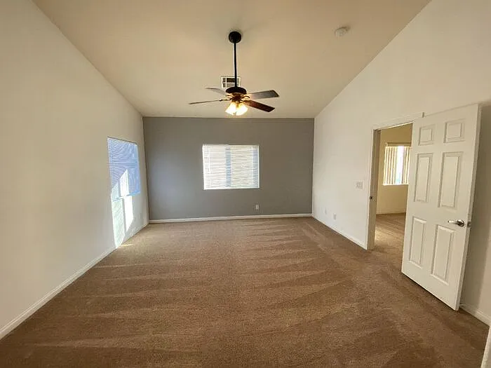 869 Park Walk Ave — Photo 4