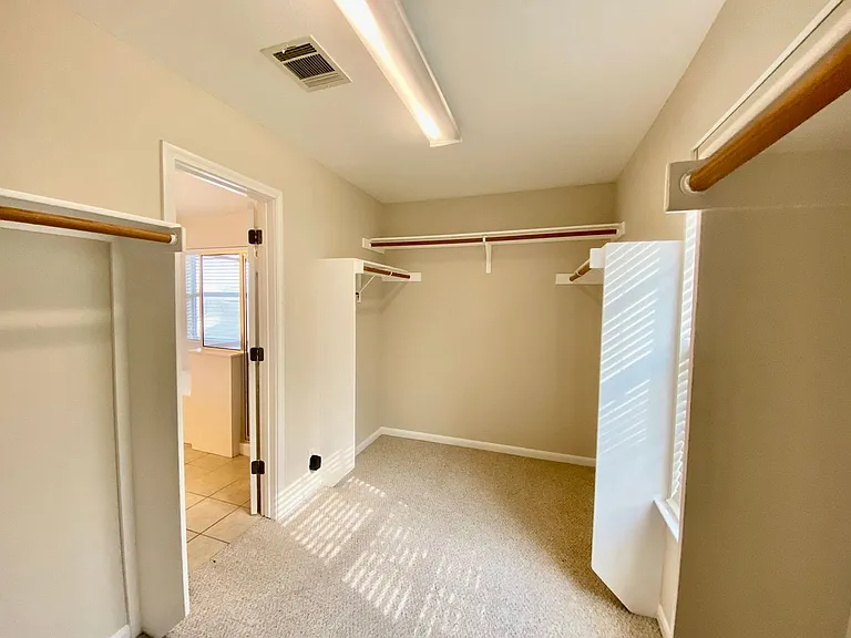 20412 Farm Pond Ln — Photo 18
