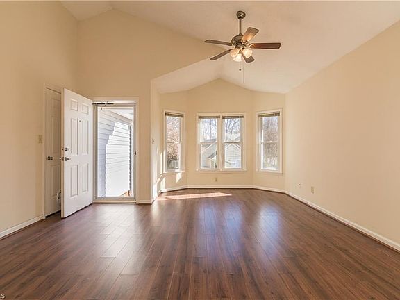 5th image of 3905 King Edward Ct
