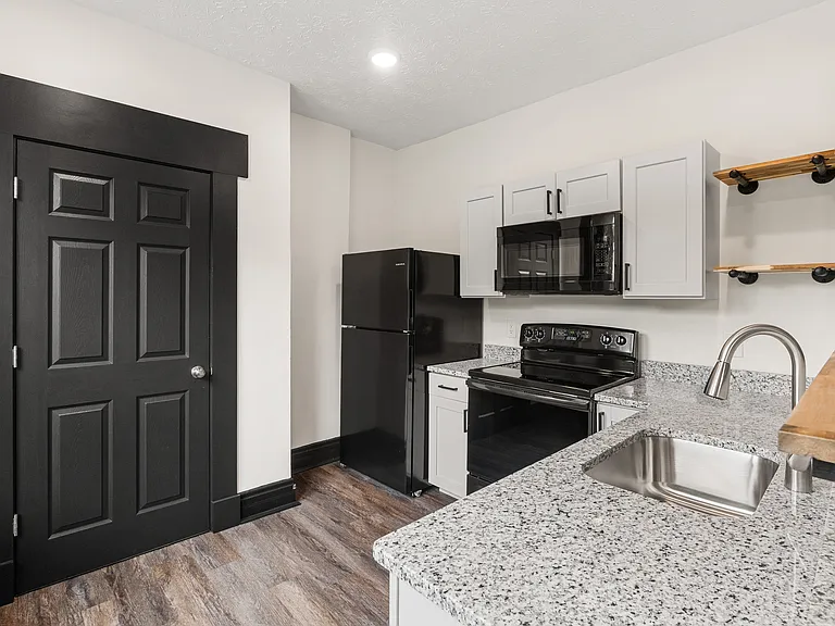 427 Whiteman St #3 — Photo 4