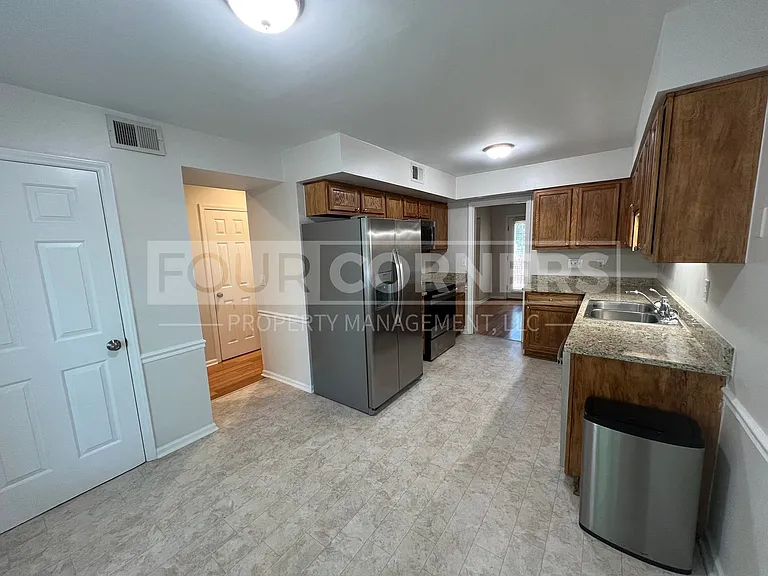 3910 New Garden Park — Photo 4