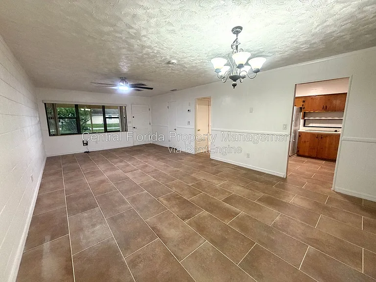 2615 Grove Ave — Photo 4