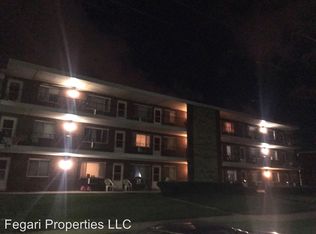2040 N Pine St APT 13, Waukegan, IL 60087