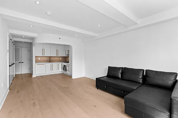 Rented by HomeDax Real Estate | media 15