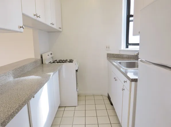 490 East 74th Street image 6 of 12