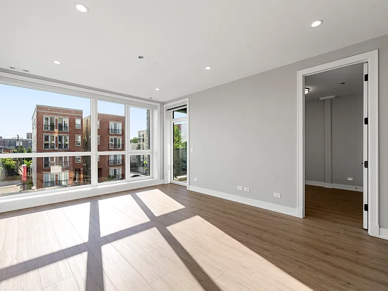 2354 W Polk St #302 — Photo 9