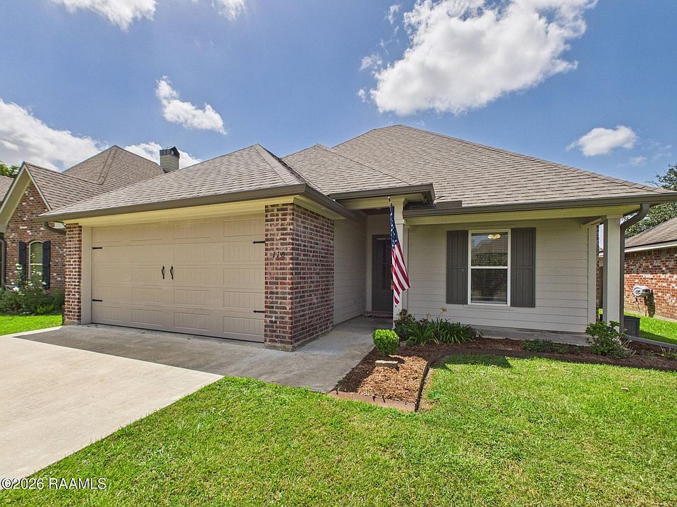 1st image of 110 Scarlet Oak Dr