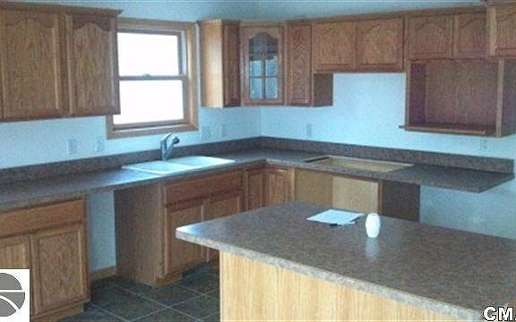 4th image of 6550 Woodridge Lk
