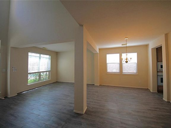 3rd image of 15843 Garrison Cir