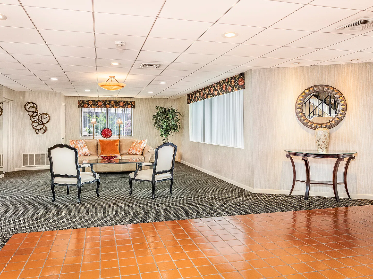 295 Lynn Shore Dr — Photo 4