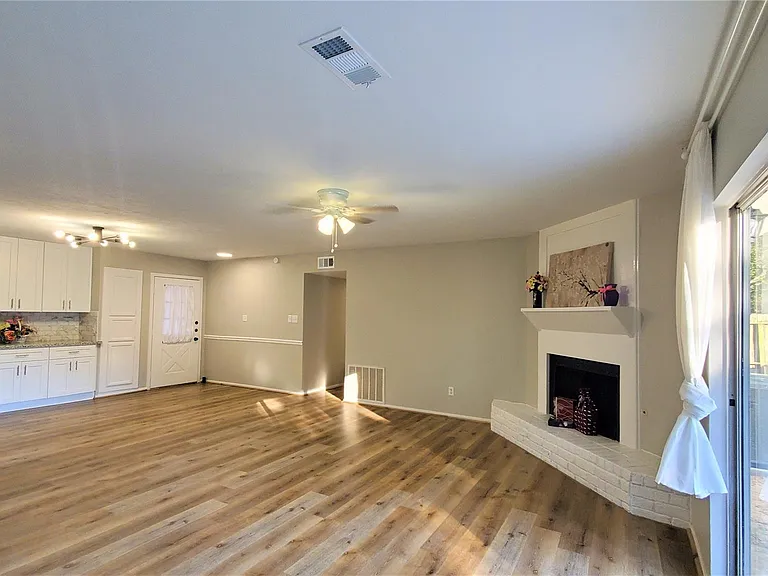 14419 Cypress Leaf Dr — Photo 9