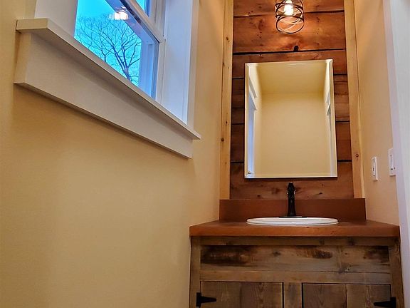 5th image of 405 S Shabwasung St