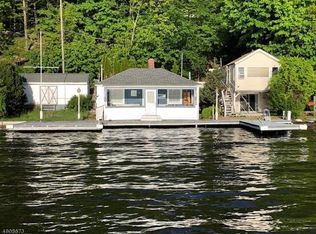 95 Nolans Point Park Rd, Lake Hopatcong, NJ 07849