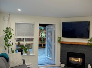 130 W 22nd St #102, North Vancouver, BC