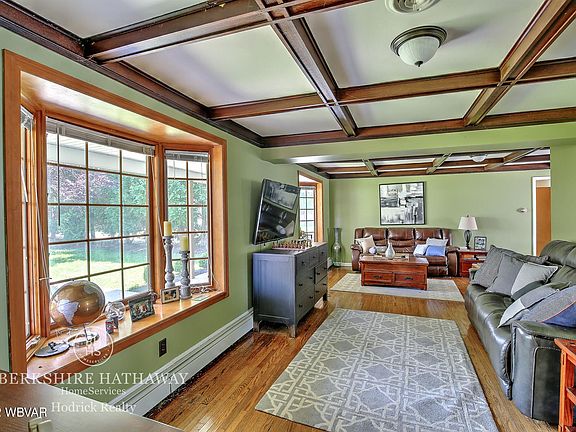 4th image of 352 Bayard St