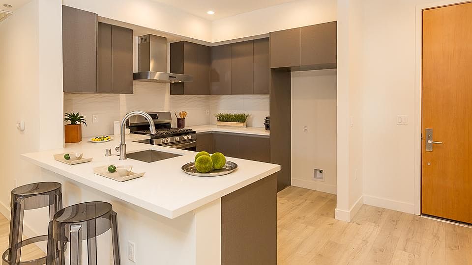 11269 Camarillo St 404, North Hollywood, CA 91602 Zillow