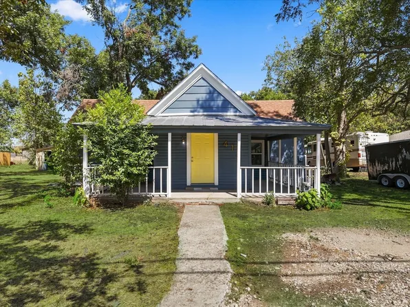 417 E Hughes St, Collinsville, TX 76233