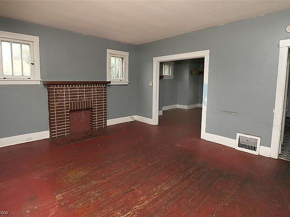 2nd image of 1319 Oak Grove Ave
