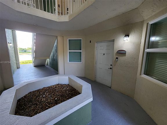 4th image of 11202 NW 83rd St APT 107
