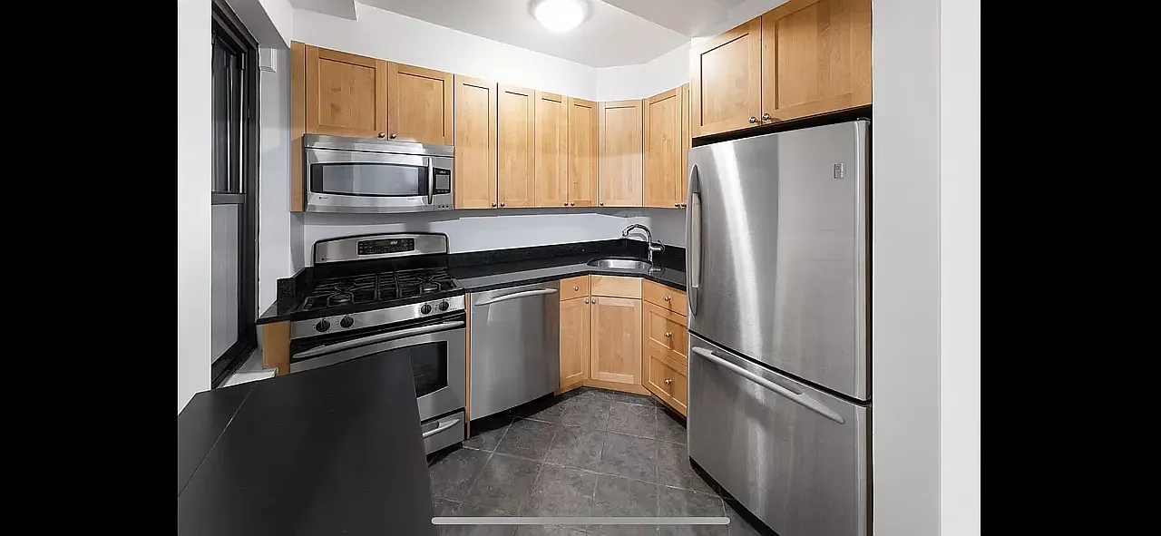 177 East 77th Street — Photo 2