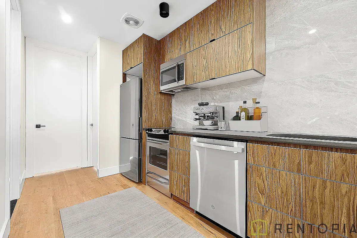 28 Richardson Street — Photo 4