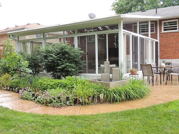 3rd image of 3773 Creekview Dr