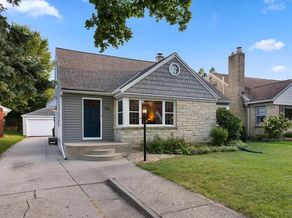 8637 Glencoe CIRCLE, Wauwatosa, WI 53226