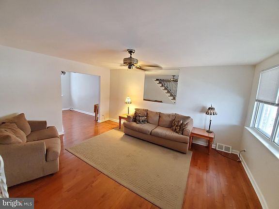 5th image of 5917 Newtown Ave