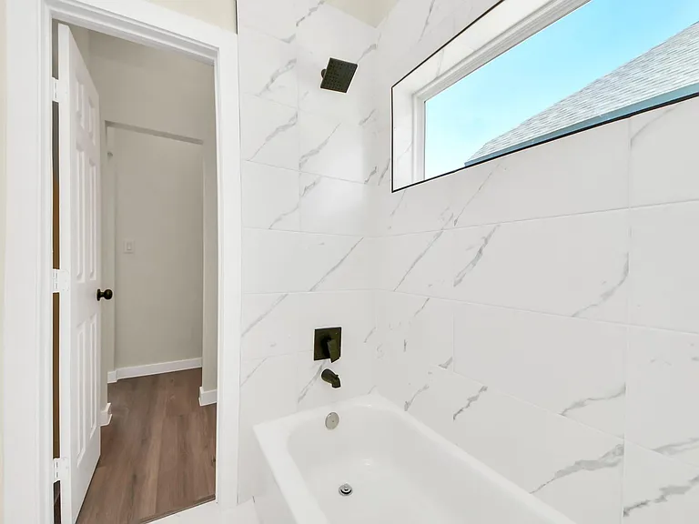 8025 Peachtree St #B — Photo 26