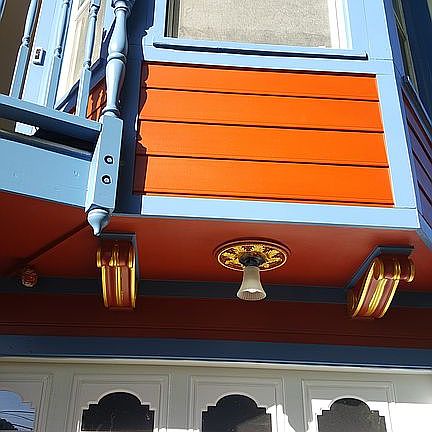 5th image of 211 Carlton Ave
