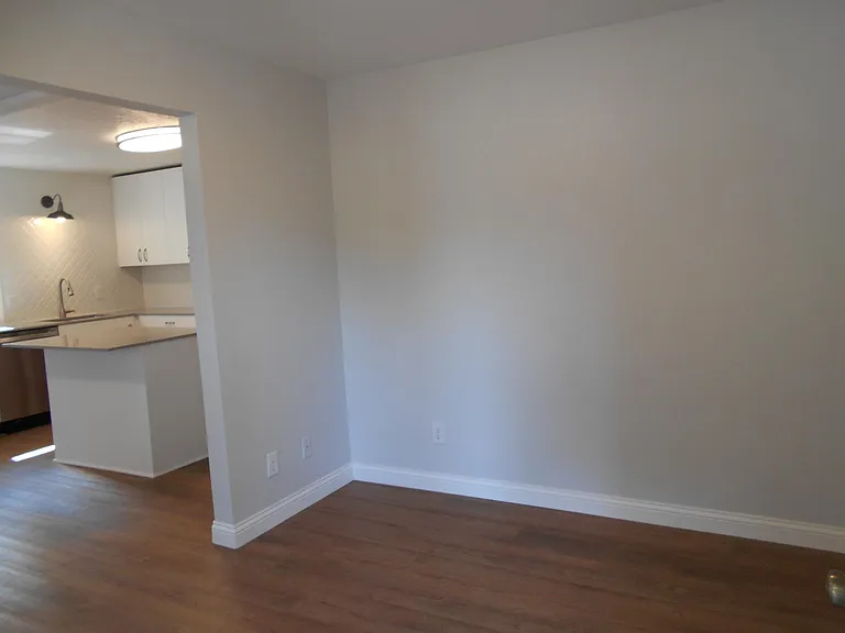 17 N Cedar St — Photo 4