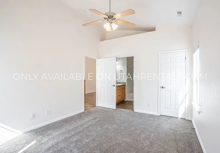 1052 Canyon Meadow Dr #3 — Photo 13