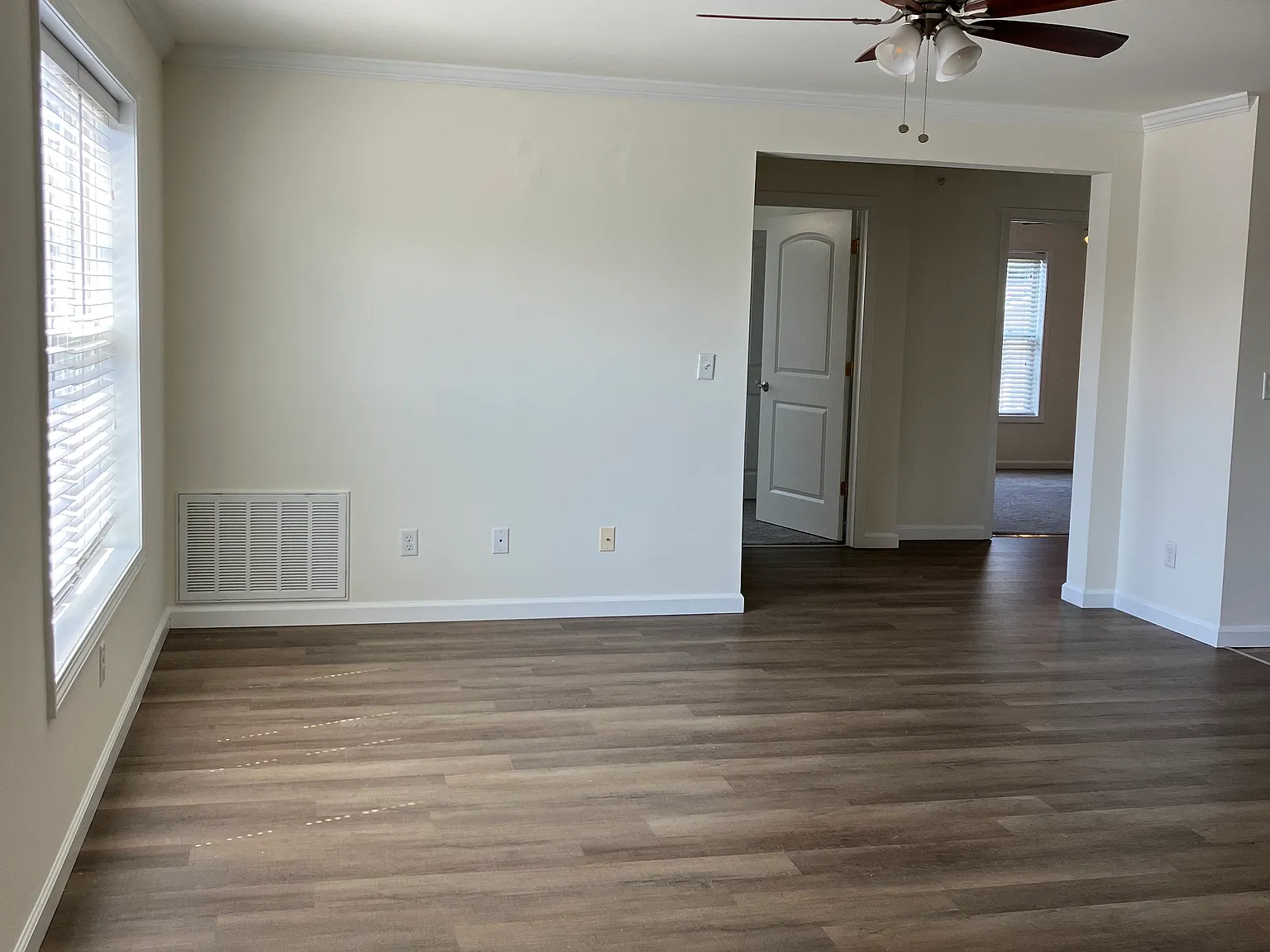 2 bed, 1100 sqft, $1,600 — Photo 2