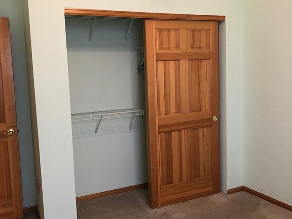 Guest Bedroom Closet
