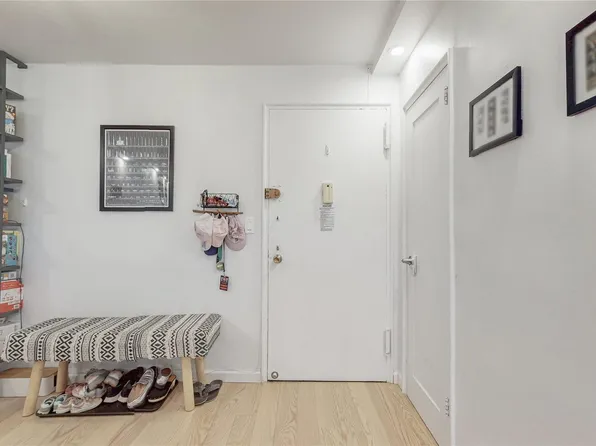 70-70 139th St #2C, Jamaica, NY 11435