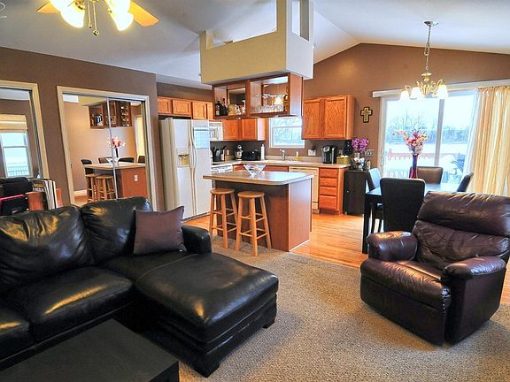 4th image of 3094 Blue Grass Ln