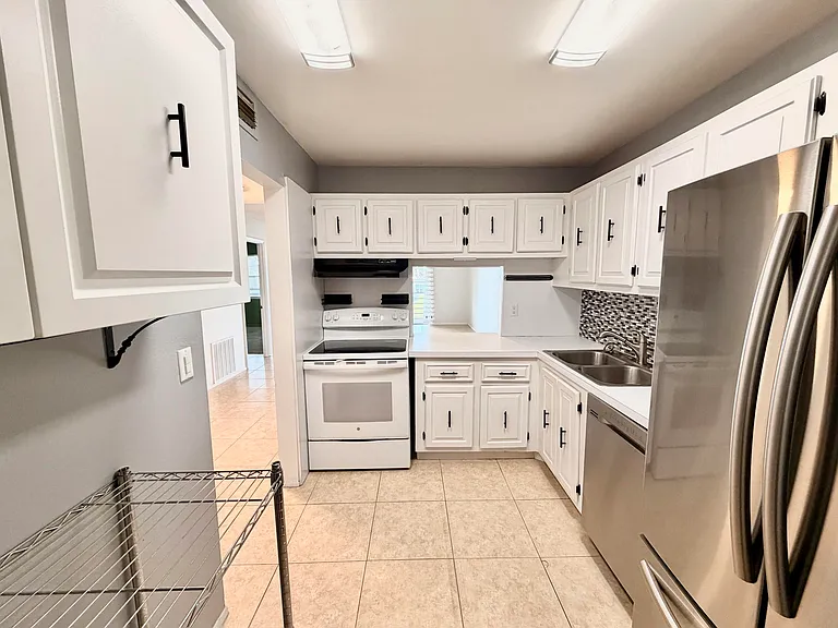 120 Lake Evelyn Dr — Photo 5
