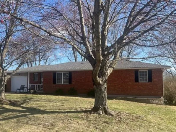 102 E Duncan Dr, Savannah, MO 64485