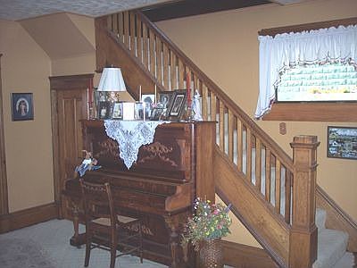 4th image of 293 Fisher St