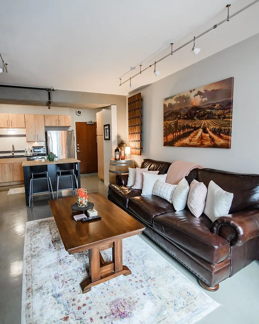 Authentically Cool Downtown Austin Condo | Walk Everywhere | Fully Furnished — Photo 2